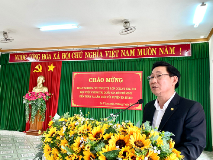 lam viec voi doan nghien cuu hoc vien HCQG 2